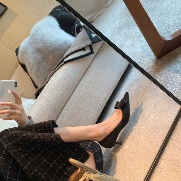 Ženske casual cipele model na špic s trakom