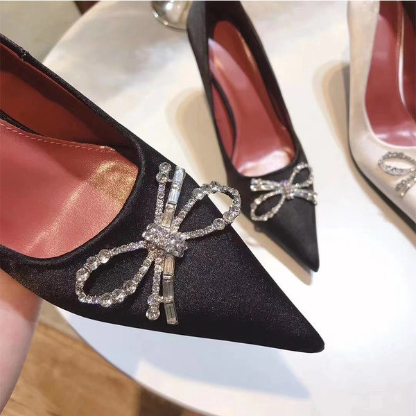 Elegantne satenske cipele s trakom i kamenčićima