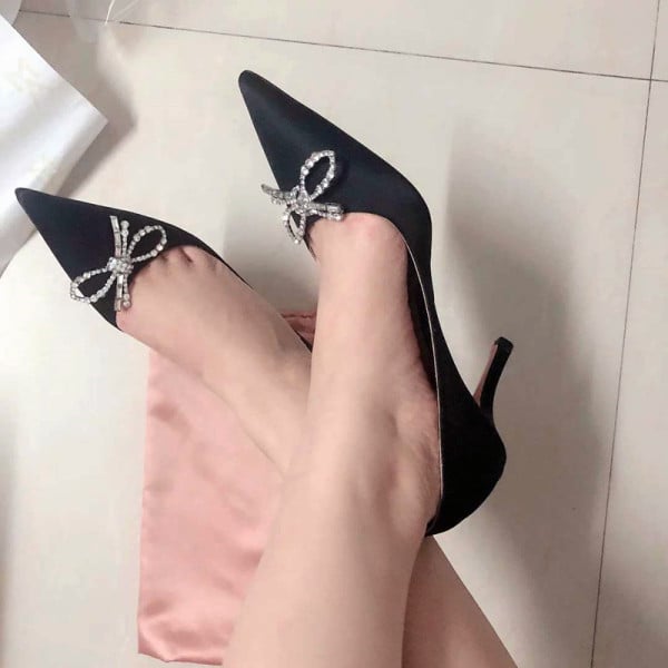 Elegantne satenske cipele s trakom i kamenčićima