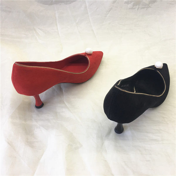 Moderne ženske cipele na špic u dvije boje