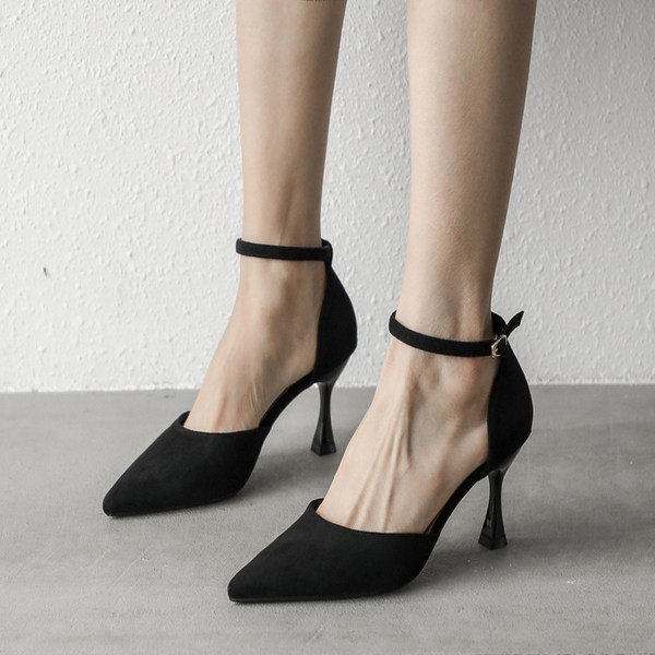 Novi model ženskih cipela na štiklu u tri boje