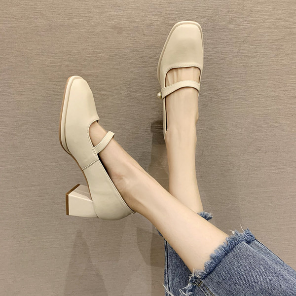 Ženske cipele s debelom petom i remenom