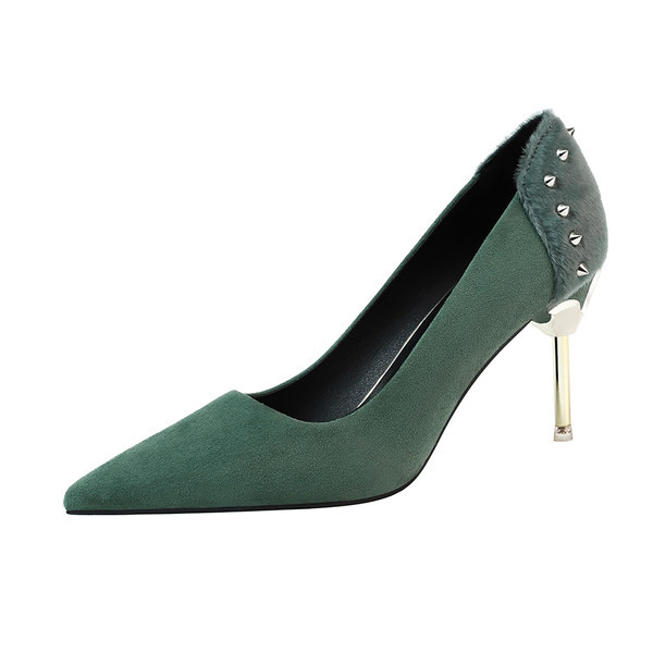 Elegantne ženske cipele s donjom i visokom petom