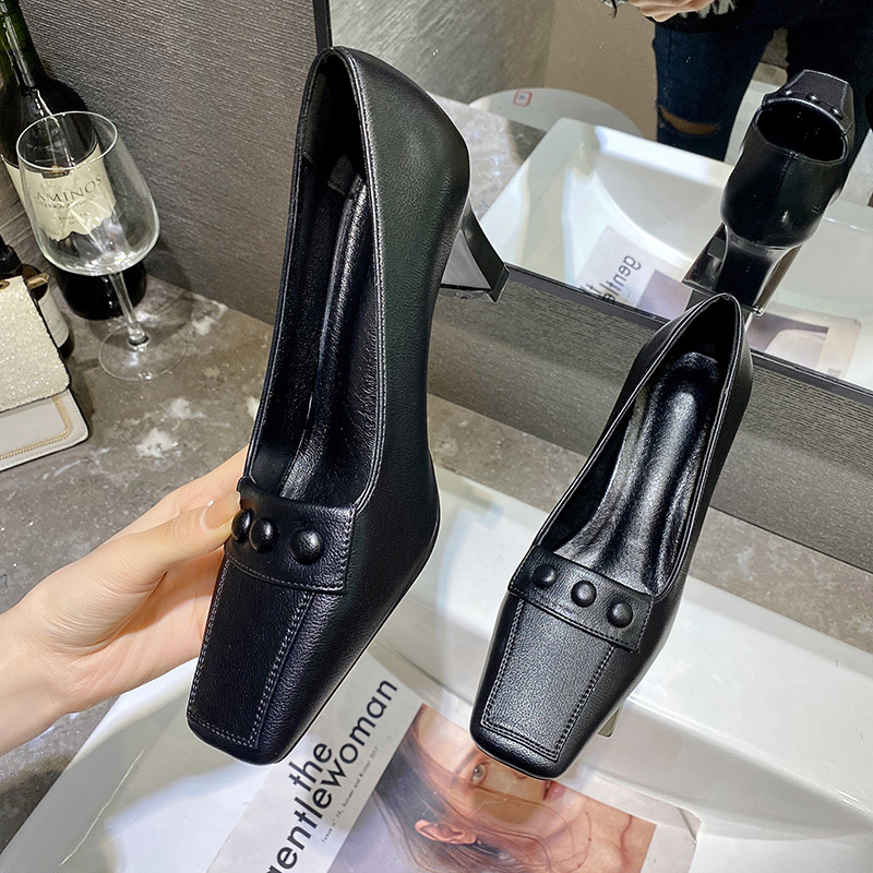 Novi model proljetnih cipela od eko kože