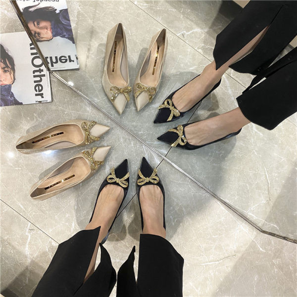 Novi model ženskih cipela sa trakom i visokom petom