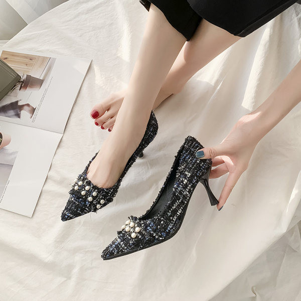 Novi model ženskih cipela sa biserima - model na špic