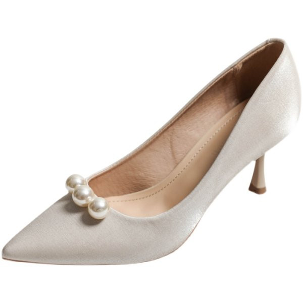 Ženske moderne cipele s biserima - model na špic