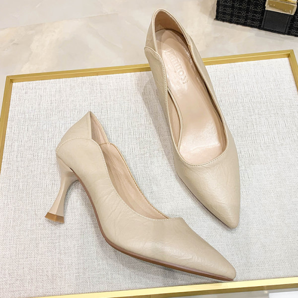 Moderne ženske cipele na špic - na visoku petu