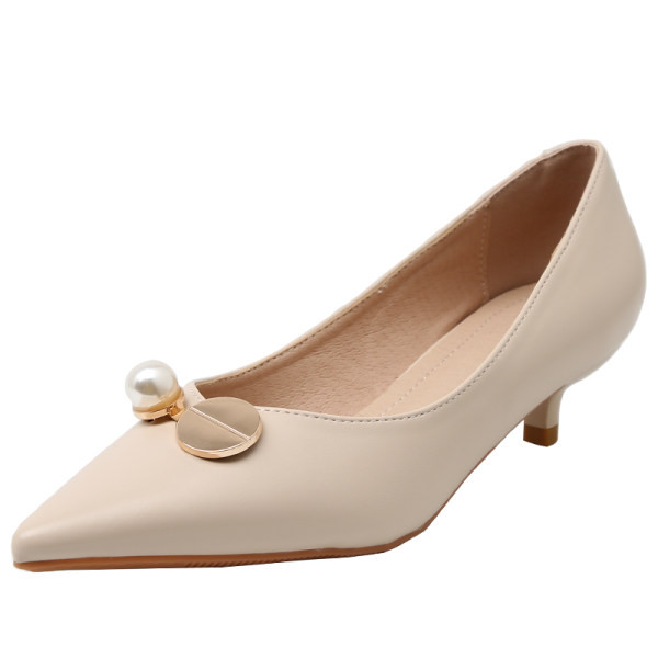 Ležerne ženske cipele s metalnim ukrasom u bež boji