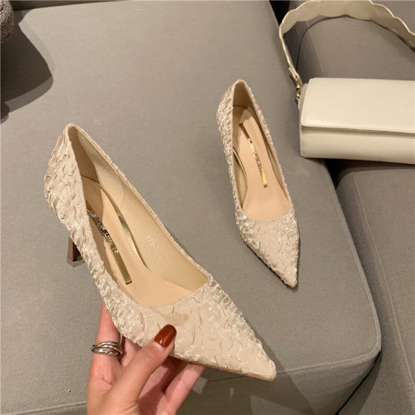 Novi model ženskih cipela na visoku petu u više boja