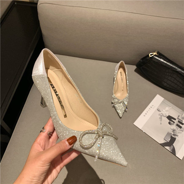 Elegantne ženske cipele na špic sa trakom - visoka peta 7 cm