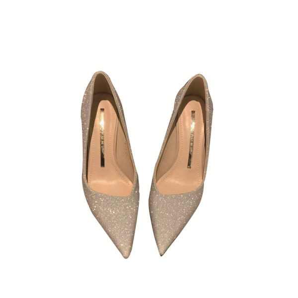 Moderne ženske cipele s visokom petom i sjajnim česticama