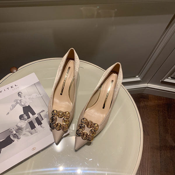 Moderne ženske cipele s visokom petom i metalnim elementom