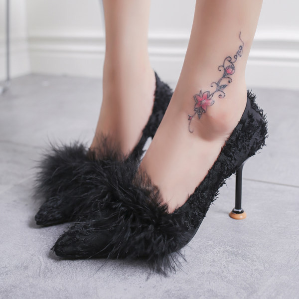 Novi model ženskih cipela na donju i visoku petu