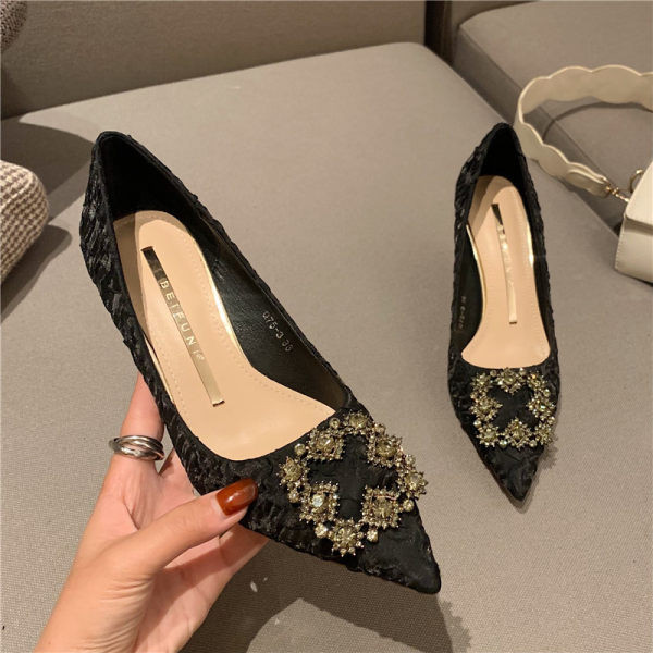 Novi model ženskih cipela na visoku petu - više boja