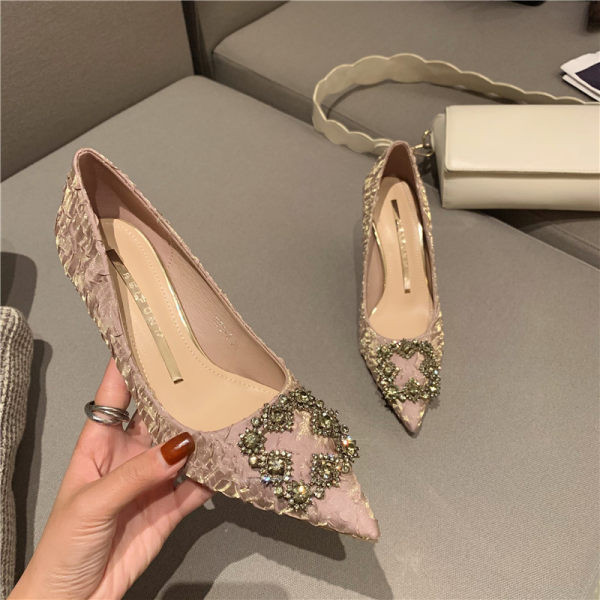 Novi model ženskih cipela na visoku petu - više boja