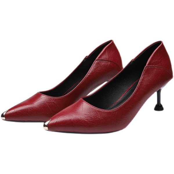 Izoštreni model cipela s metalnim vrhom i petom