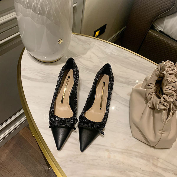 Novi model ženskih cipela na špic sa trakom - više boja