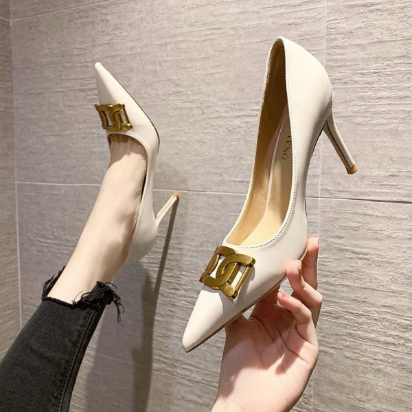 Ženske proljetne cipele s visokom petom i metalnim ukrasom