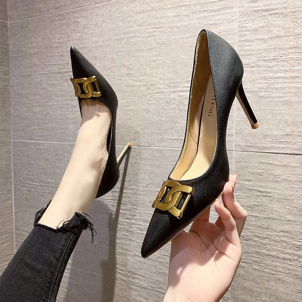 Ženske proljetne cipele s visokom petom i metalnim ukrasom