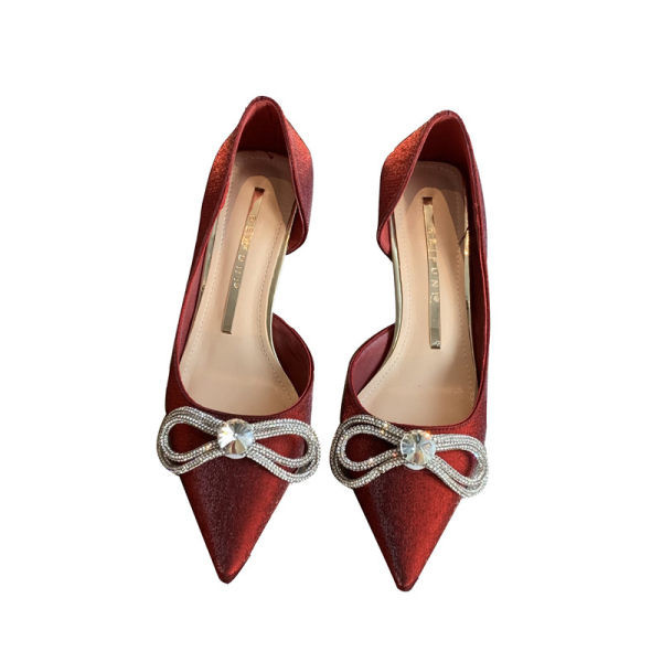 Moderne cipele na špic sa trakom - tri boje