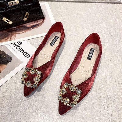 Moderne ženske cipele s trakom i visokom petom