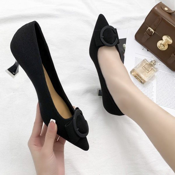 Ženske moderne cipele s kopčom i petom