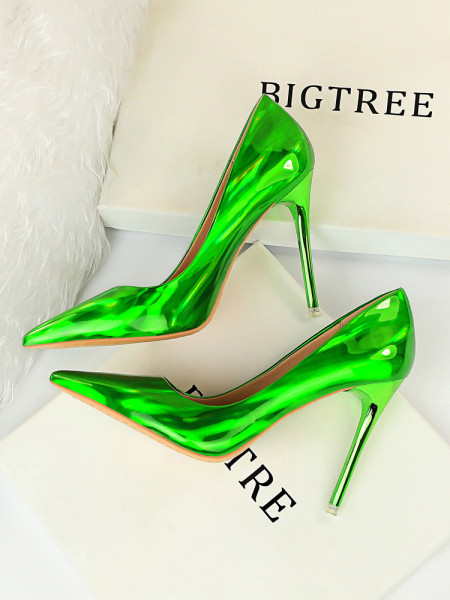 Elegantne ženske cipele s tankom petom visine 10,5 cm