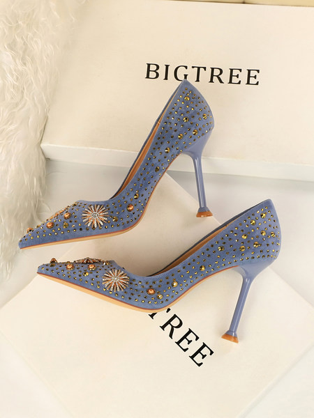 Elegantne ženske cipele s kamenčićima