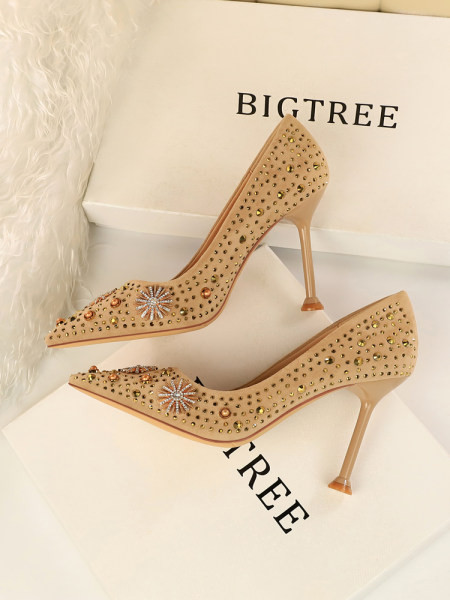 Elegantne ženske cipele s kamenčićima