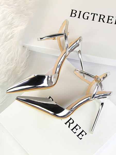 Elegantne lakirane sandale na visoku petu