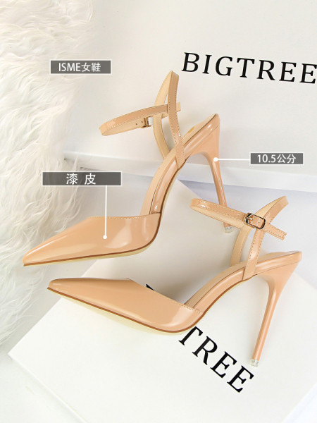 Elegantne lakirane sandale na visoku petu