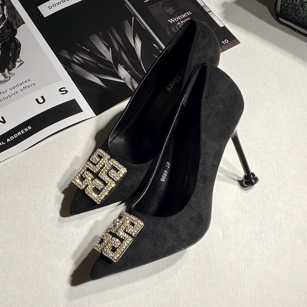 Moderne ženske cipele od eko brušene kože s metalnim elementom i petom od 9,5 cm