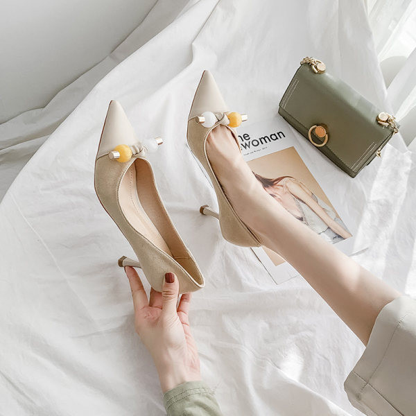 Novi model ženskih cipela na visoku petu sa dekoracijom u crnoj i bež boji