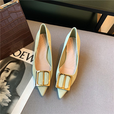 Novi model ženskih cipela na špic sa kopčom