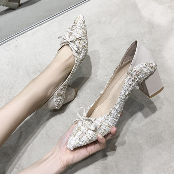 Ženske cipele sa debelom petom i trakom u dvije boje