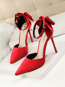 Elegantne ženske cipele s remenčićima i vrpcom