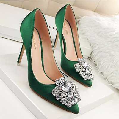 Elegantne ženske cipele s kamenčićima i petom od 10 cm