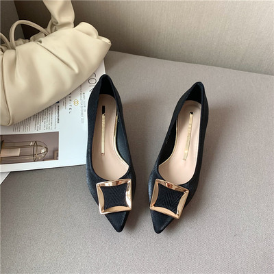 Ležerne ženske cipele na špic s četvrtastom petom od 5 cm