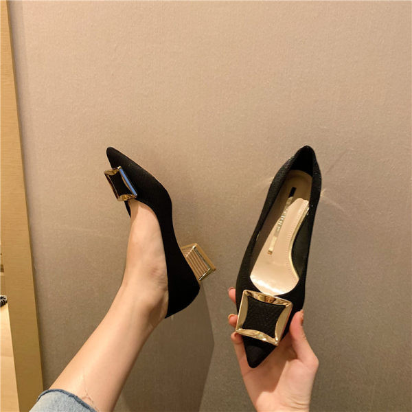 Ležerne ženske cipele na špic s četvrtastom petom od 5 cm