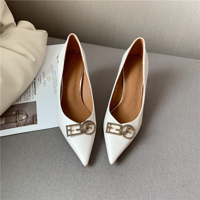 Elegantne ženske cipele sa metalnom kopčom - umjetna koža