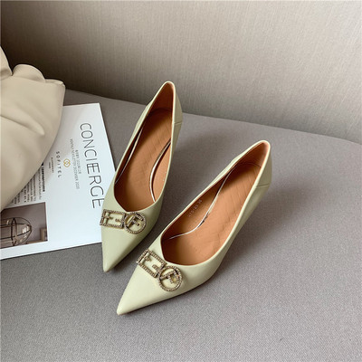 Elegantne ženske cipele sa metalnom kopčom - umjetna koža