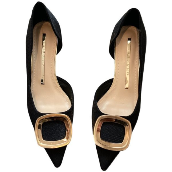 Novi model ženskih cipela sa kopčom i petom visine 5 cm