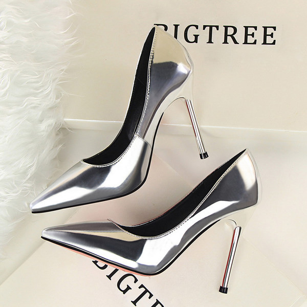 Elegantne ženske cipele s tankom petom od 10 cm