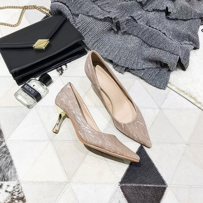 Ženske cipele u srebrnoj i zlatnoj boji - model na špic