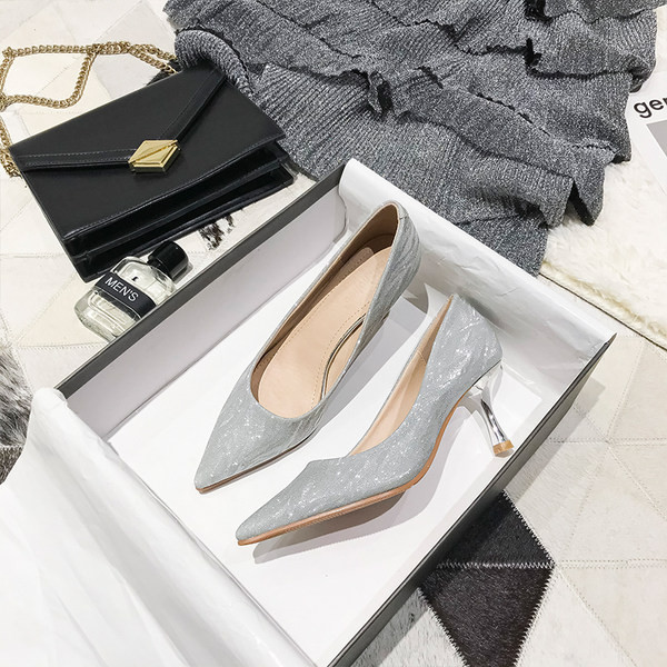 Ženske cipele u srebrnoj i zlatnoj boji - model na špic