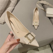 Moderne ženske cipele s kopčom i petom visine 7 cm