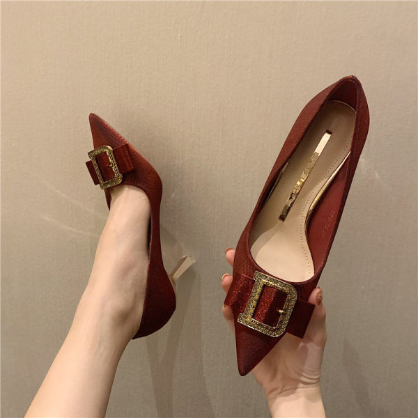 Moderne ženske cipele s kopčom i petom visine 7 cm