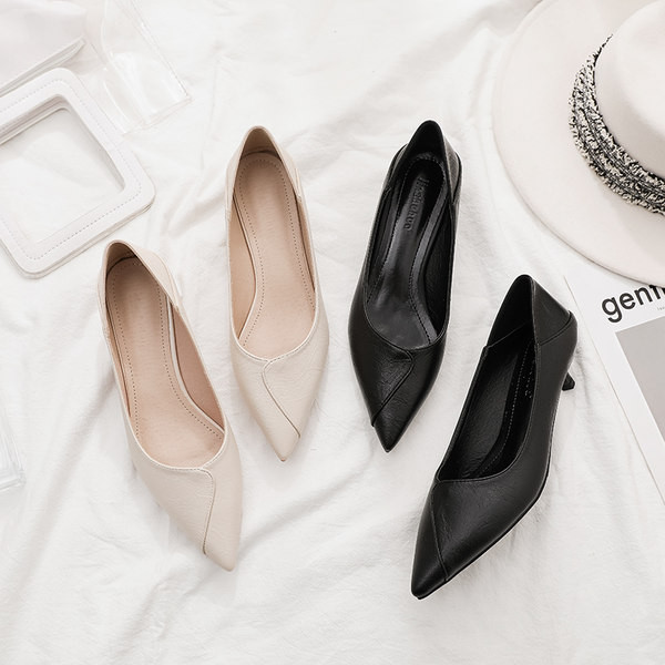 Ležerne ženske kožne cipele na petu - model na špic u bež i crnoj boji