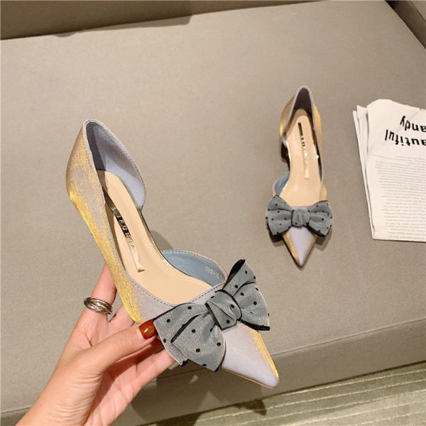 Moderne ženske cipele s petom od 5 cm i trakom na točkice